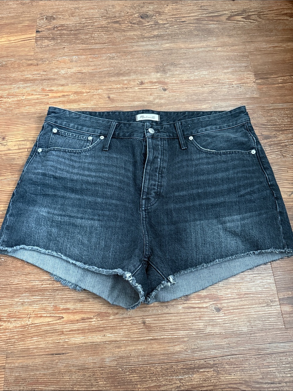 Madewell Washed Black High-Rise Denim Cutoff Shorts Sz 33 100% cotton button fly